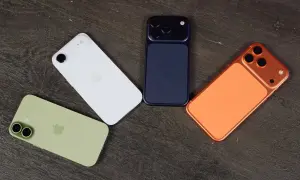 Quatre iPhones aux couleurs vives : blanc, vert pâle, bleu nuit et orange. Une nouveauté iPhone pour tous les goûts.
