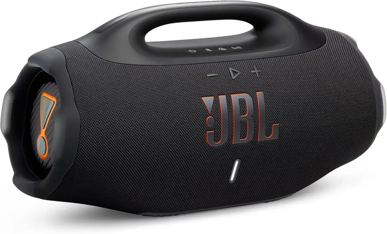 Enceinte JBL noire avec logo orange. Apprenez comment allumer une enceinte JBL pour profiter de votre musique.