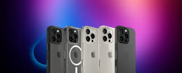 Cinq iPhones avec des coques différentes, dont une transparente avec MagSafe. La compatibilité coque iPhone est essentielle pour protéger votre appareil.